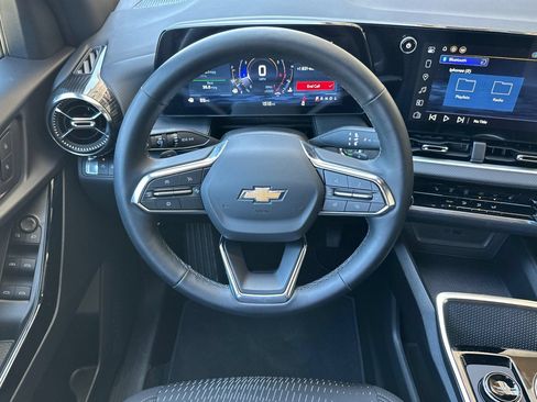 Used 2026 Chevrolet Equinox LT FWD image 14