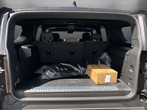 New 2025 GMC Hummer EV 2X w/ Extreme Off-Road Package image 10