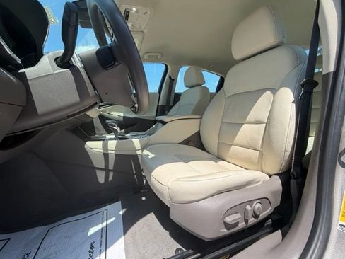 Used 2024 Chevrolet Malibu LT FWD image 11