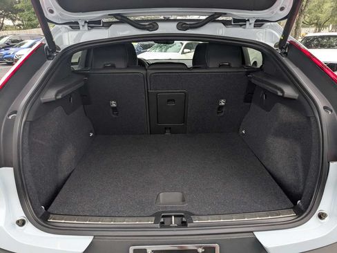 Used 2024 Volvo C40 Recharge Core AWD/4WD image 17