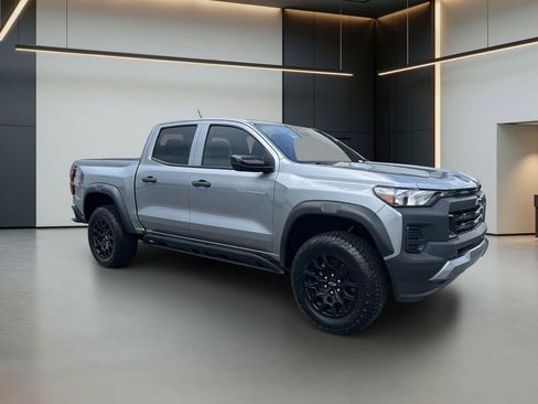 Used 2024 Chevrolet Colorado Trail Boss w/ Technology Package AWD/4WD image 7