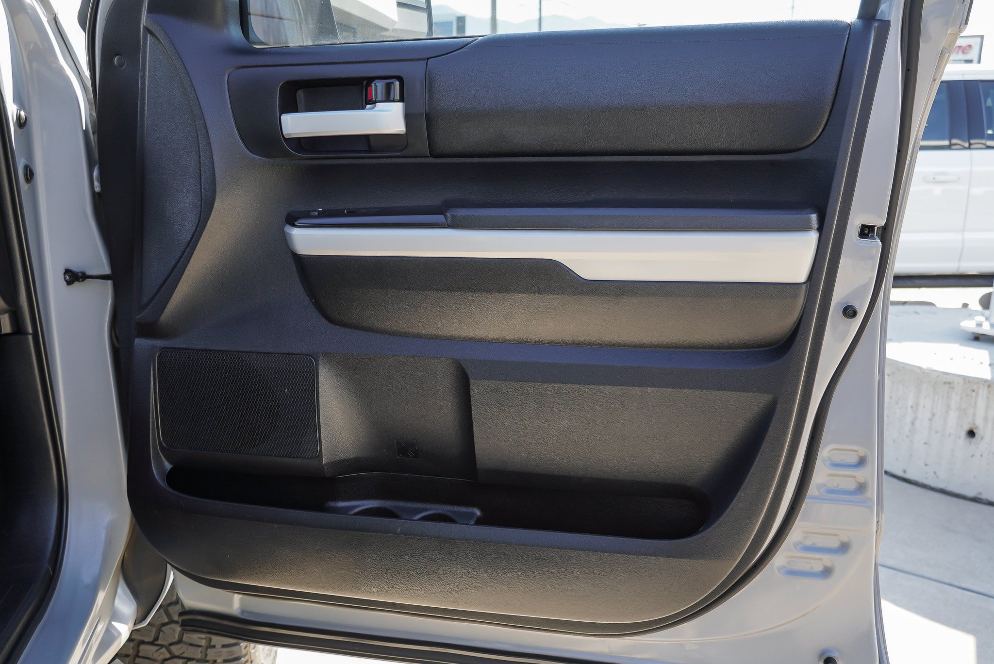 Used 2018 Toyota Tundra SR5 AWD/4WD image 29