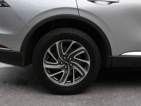 Used 2023 Lincoln Aviator AWD image 5