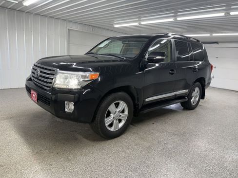 Used 2014 Toyota Land Cruiser 4dr 4WD (Natl) image 3