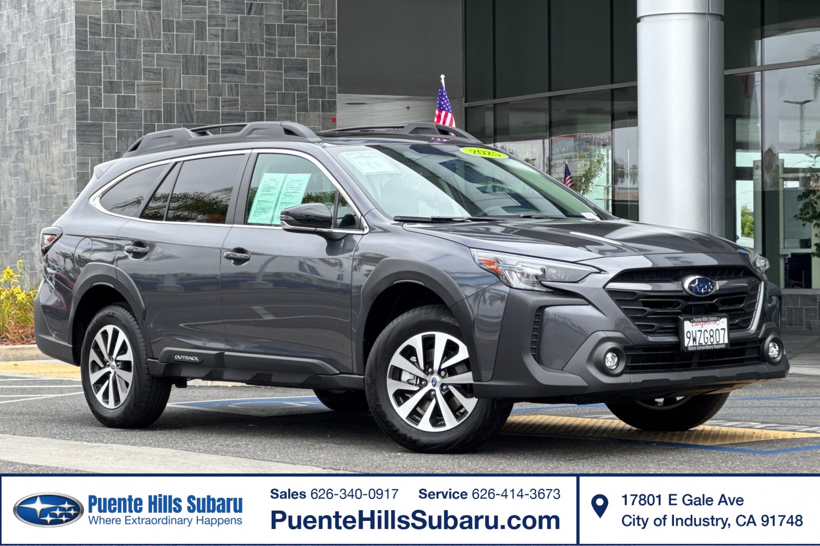 Certified 2025 Subaru Outback Premium AWD/4WD image 1