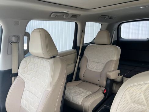 Used 2025 Nissan Armada Platinum w/ Convenience Package AWD/4WD image 9