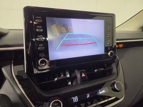 Used 2020 Toyota Corolla LE FWD image 12
