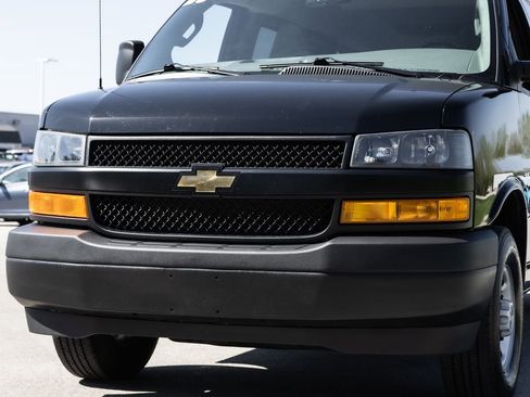 Used 2025 Chevrolet Express 3500 LS RWD image 7