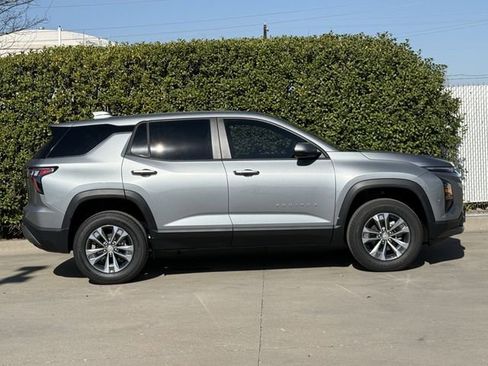 New 2026 Chevrolet Equinox LT w/ Convenience Package II image 3