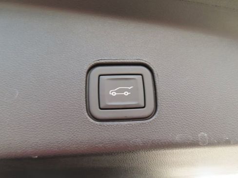 Used 2025 Cadillac Lyriq Luxury RWD image 44