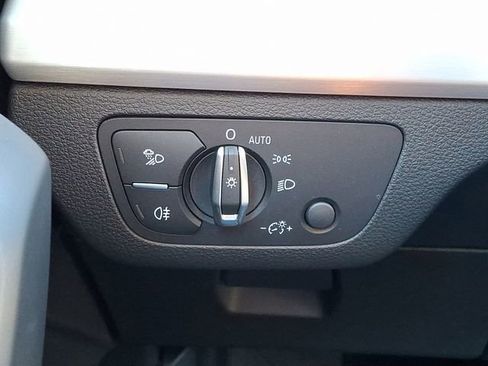 Used 2024 Audi Q5 e Premium Plus image 29