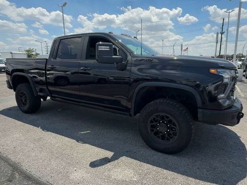 Used 2024 Chevrolet Silverado 2500 ZR2 w/ ZR2 Bison Edition AWD/4WD image 2