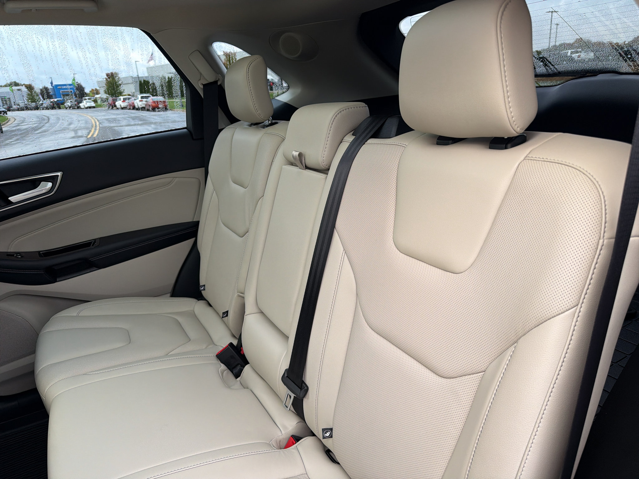 Used 2019 Ford Edge Titanium w/ Equipment Group 301A AWD/4WD image 36