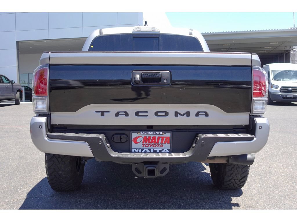 Used 2021 Toyota Tacoma TRD Sport w/ TRD Premium Sport Package AWD/4WD image 8
