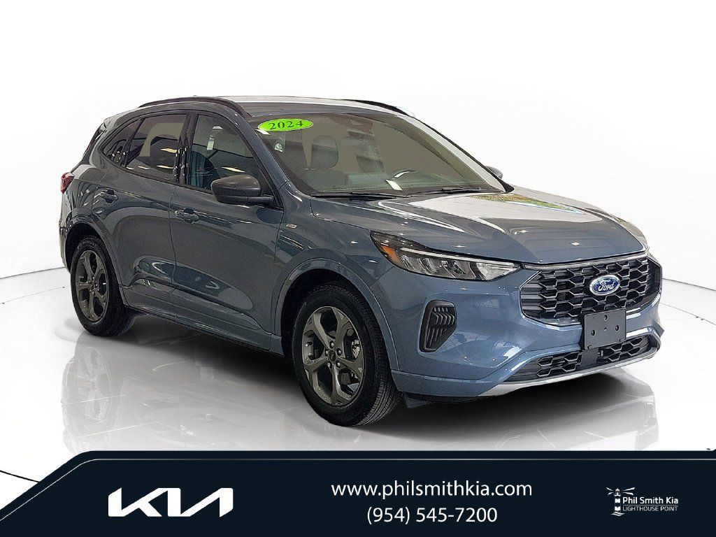 Used 2024 Ford Escape ST-Line w/ Tech Pack #1 FWD 360° Tour