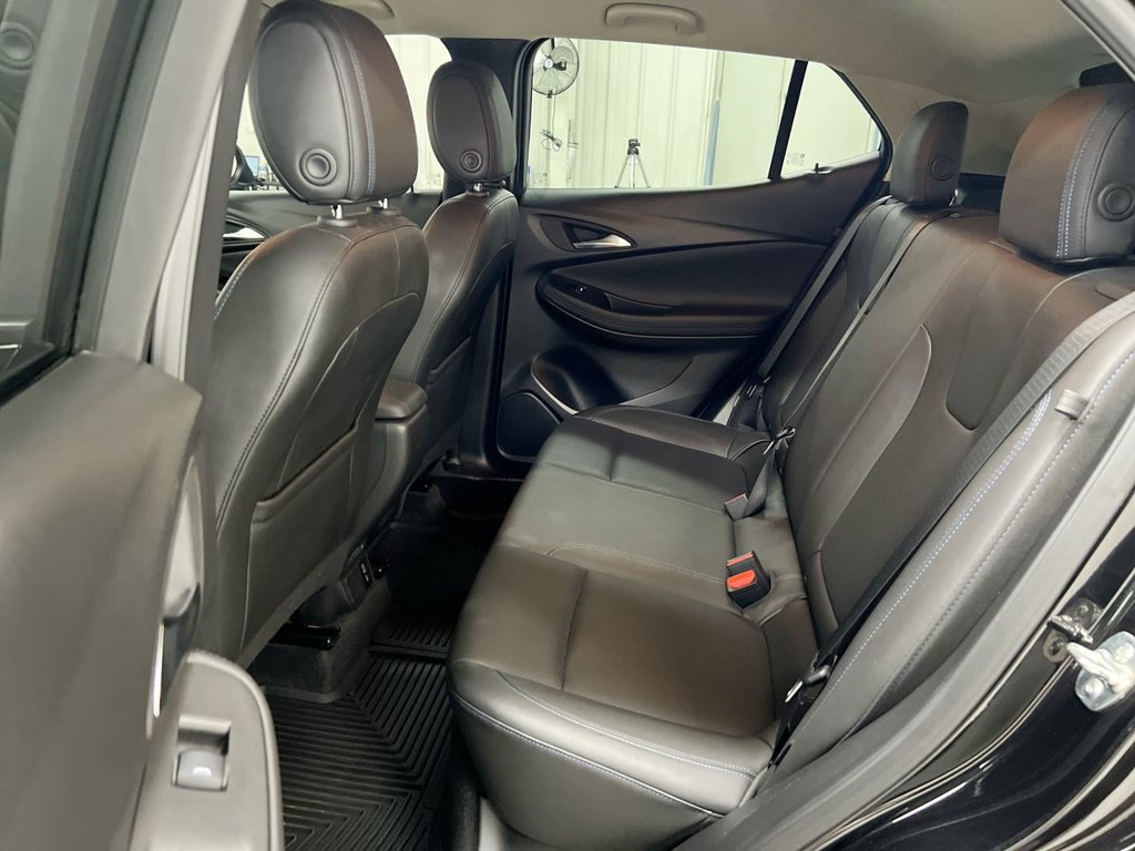 Used 2025 Buick Encore GX Sport Touring FWD image 22
