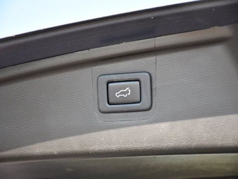 Used 2018 Subaru Outback 3.6R Limited AWD/4WD image 31