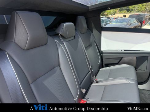 Used 2024 Tesla Cybertruck AWD Crew Cab image 27