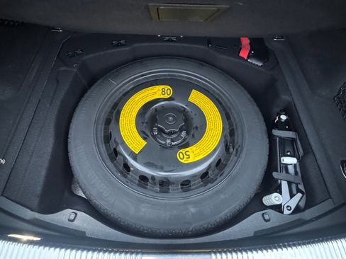 Used 2017 Audi A8 L 4.0T image 11