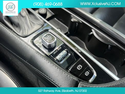 Used 2019 Volvo XC90 T5 Momentum w/ Multimedia Package AWD/4WD image 19