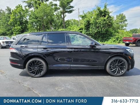Used 2023 Lincoln Aviator Reserve w/ Equipment Group 201A AWD/4WD image 6