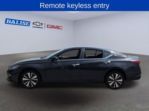 Used 2022 Nissan Altima 2.5 SV w/ SV Premium Package AWD/4WD image 6