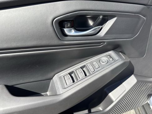 Used 2025 Honda Accord SE image 18