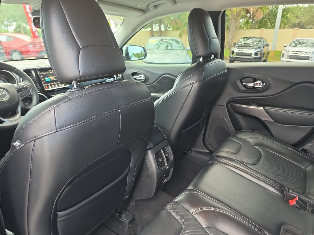 Used 2019 Jeep Cherokee Limited FWD image 14