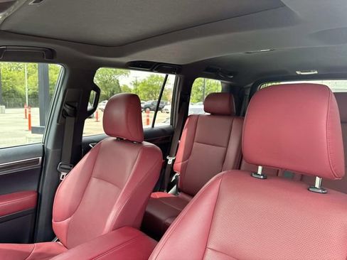 Used 2022 Lexus GX 460 Premium w/ Premium Package AWD/4WD image 31