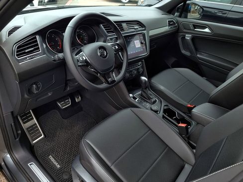 Used 2021 Volkswagen Tiguan SE R-Line image 10