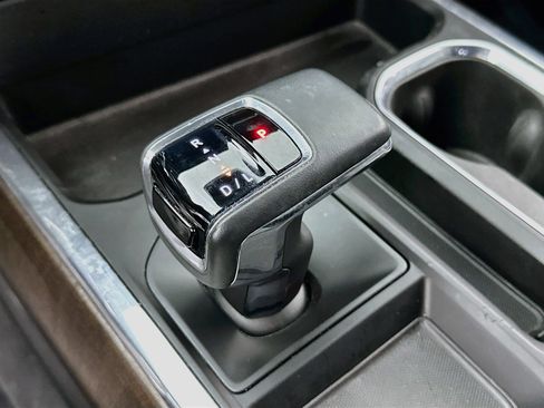 Used 2023 Chevrolet Silverado 1500 High Country AWD/4WD image 16
