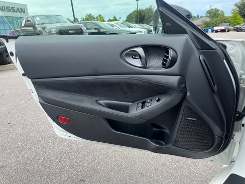 Certified 2025 Nissan Z NISMO w/ Floor Mat Package RWD image 10