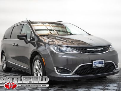 Used 2017 Chrysler Pacifica Touring-L Plus w/ Tire & Wheel Group