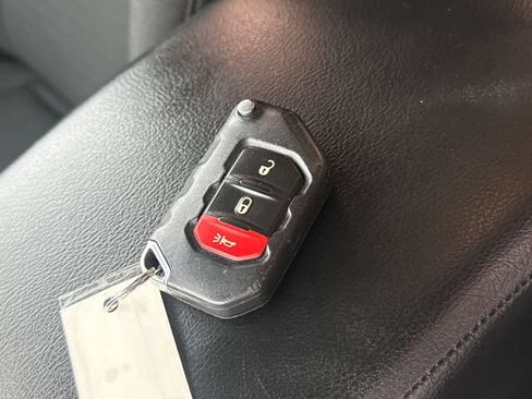 Used 2019 Jeep Wrangler Sport AWD/4WD image 29