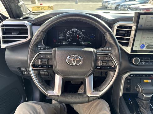 Used 2024 Toyota Sequoia Platinum AWD/4WD image 18