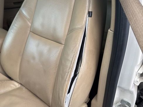 Used 2010 Chevrolet Avalanche LTZ RWD image 20