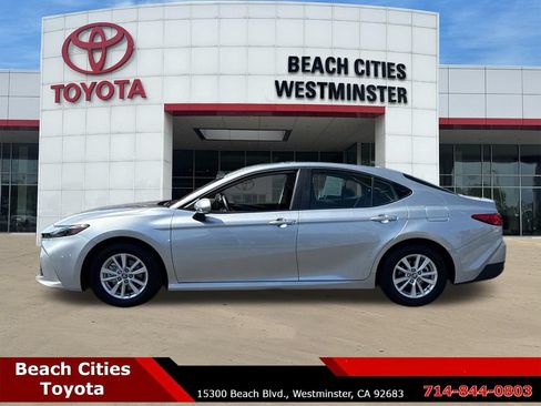 Used 2025 Toyota Camry LE w/ Convenience Package FWD image 7