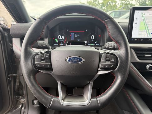 Certified 2025 Ford Explorer ST-Line AWD/4WD image 27