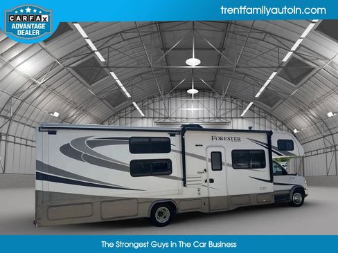 Used 2017 Ford E-450 and Econoline 450 Super Duty w/ Motorhome Prep Package image 12