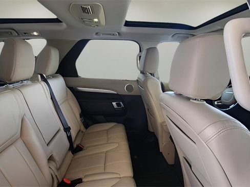 Used 2020 Land Rover Discovery Landmark image 26