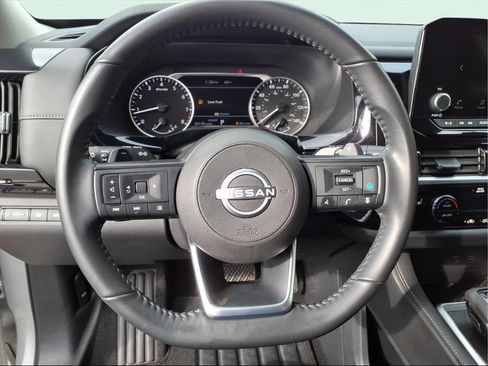 Used 2025 Nissan Pathfinder SV image 15