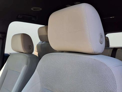 Used 2022 Chevrolet Traverse LS FWD image 16