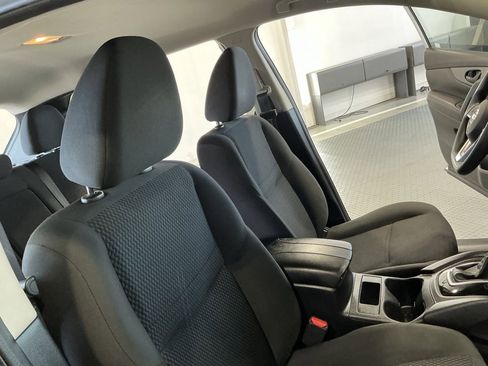 Used 2021 Nissan Rogue Sport S image 19