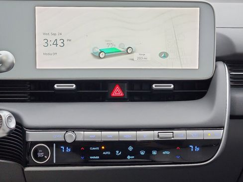 Used 2022 Hyundai Ioniq 5 Limited image 17