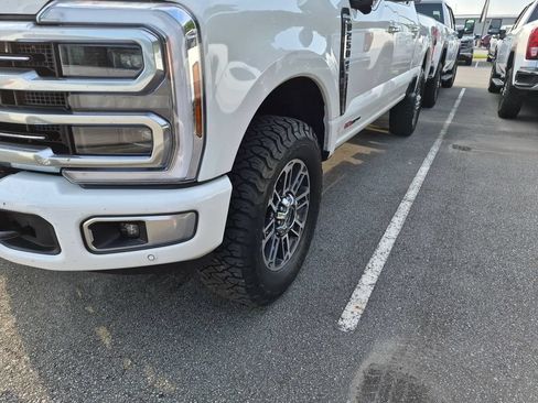 Used 2026 Ford F250 Platinum w/ Platinum Plus Package AWD/4WD image 3