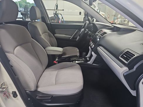 Used 2018 Subaru Forester 2.5i Premium AWD/4WD image 10