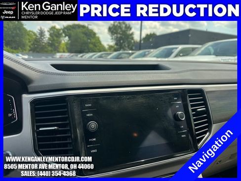 Used 2019 Volkswagen Atlas SEL R-Line AWD/4WD image 16