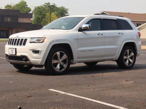 Used 2016 Jeep Grand Cherokee Overland AWD/4WD image 11