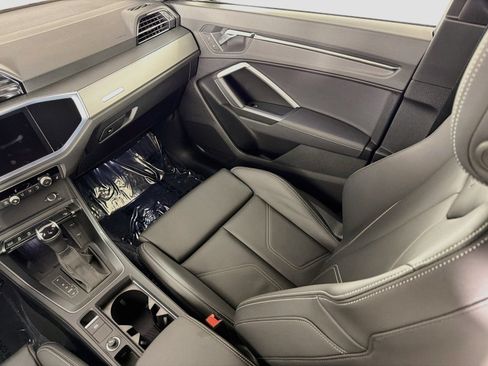 Certified 2025 Audi Q3 2.0T Premium w/ Convenience Package AWD/4WD image 23