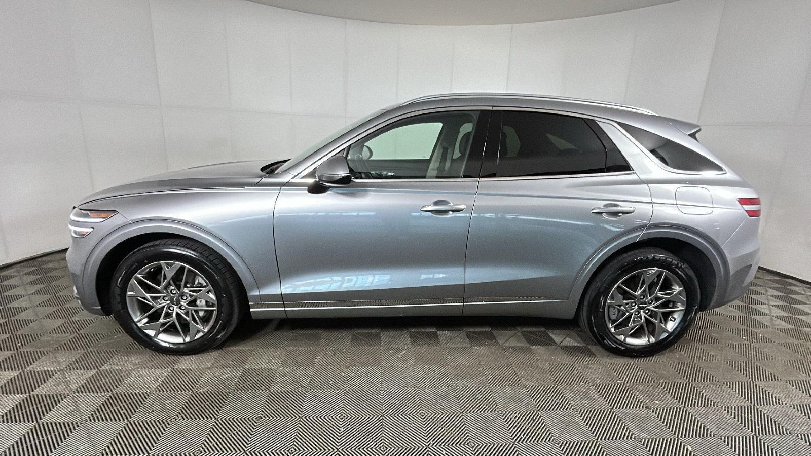 Used 2025 Genesis GV70 2.5T AWD/4WD image 7